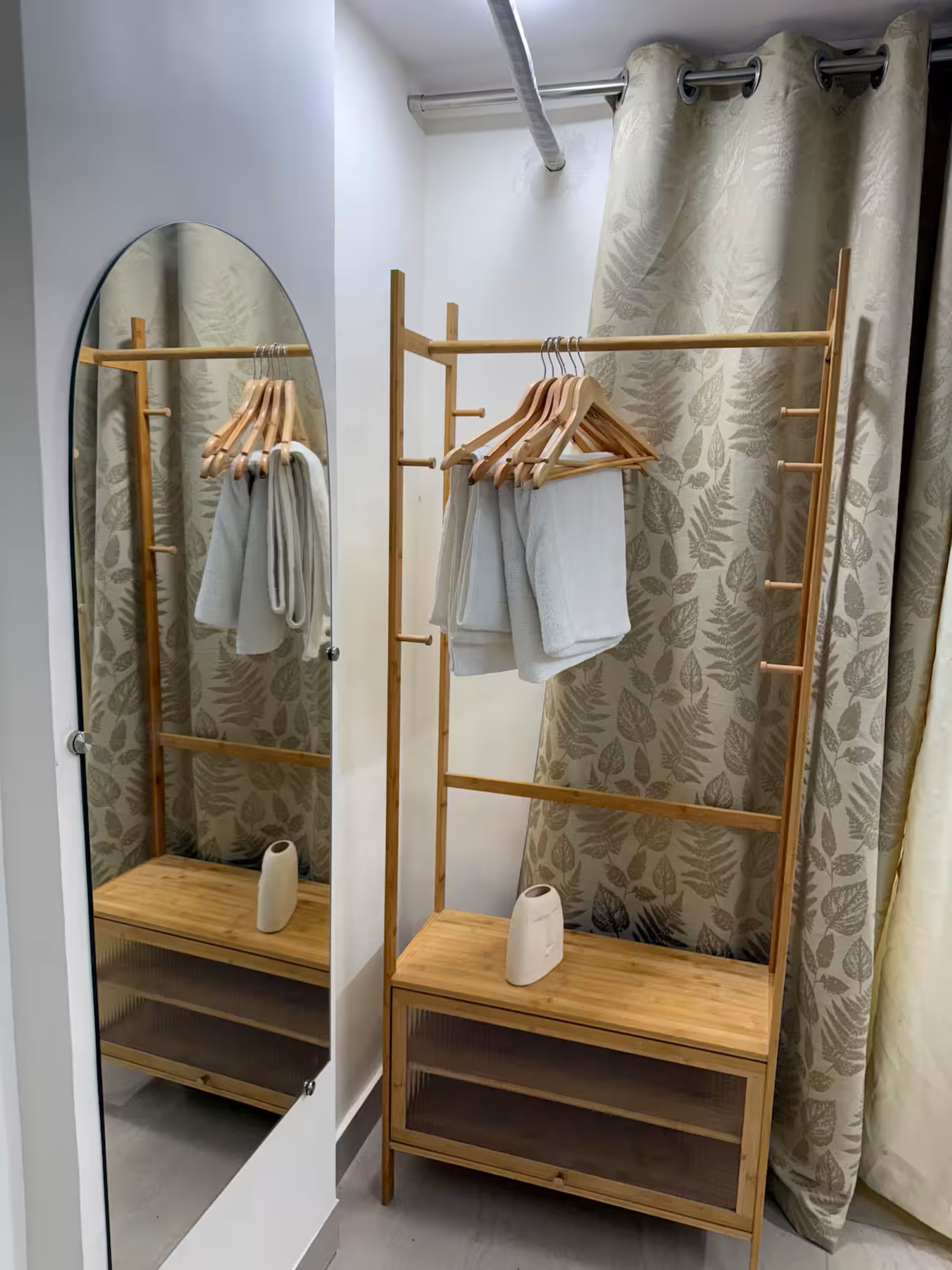 Luxury 2bhk near Atal Setu Bridge - Tap to explore photos