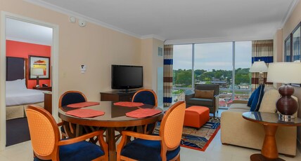Hilton Branson Convention Center Room Type - 1 KING BED 1 BEDROOM CONDO