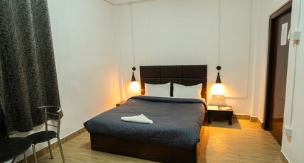 MIDWAY LODGE Room Type - Premium Double Room
