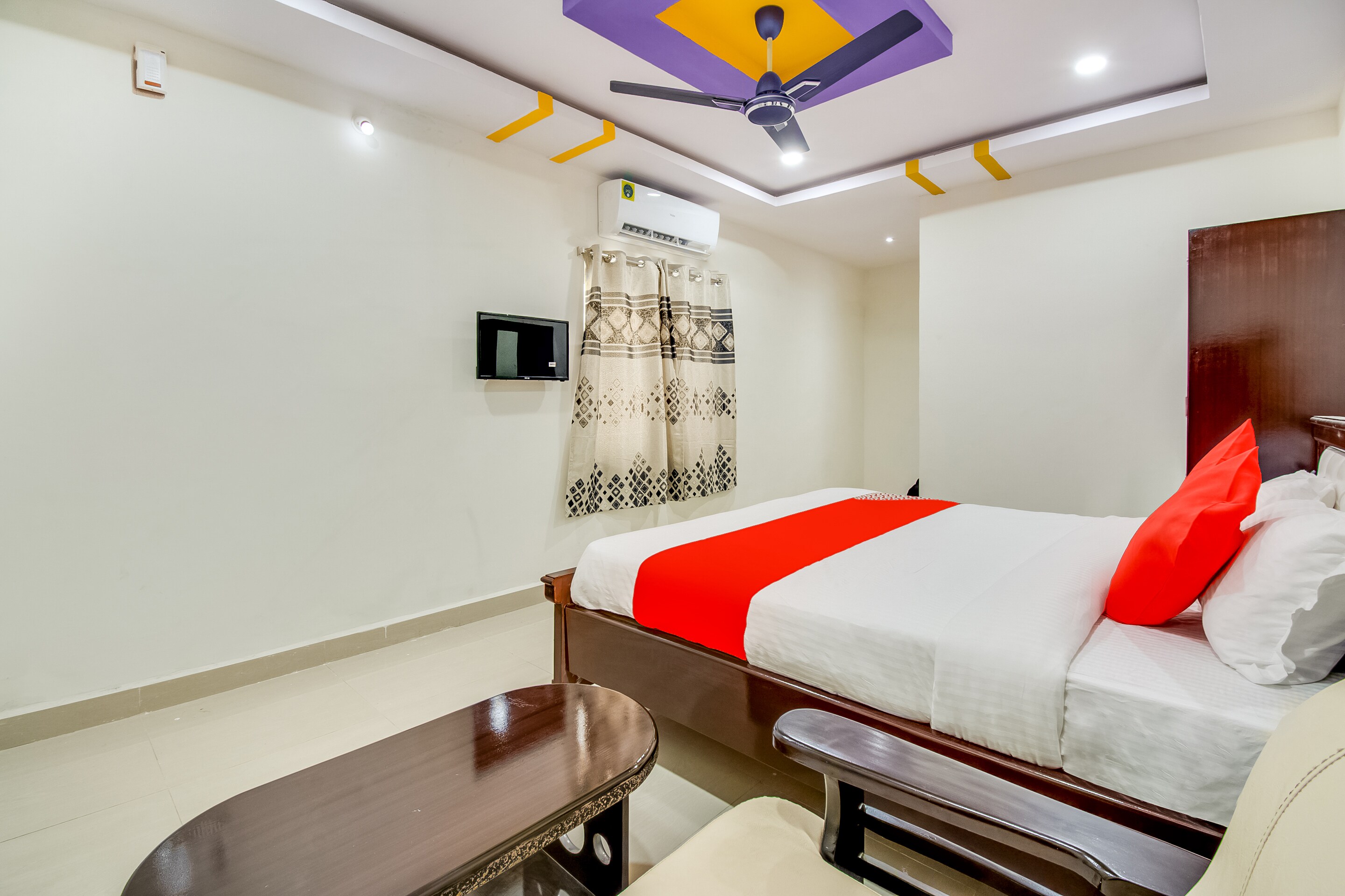 Hotel O Dev Krishna - Tap to explore photos