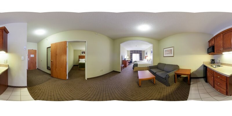 Holiday Inn Express Hotel & Suites Goshen - Tap to explore photos