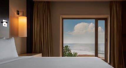 JW Marriott Mumbai Juhu Room Type - Executive lounge access, Larger Guest room, 1 King, Bathtub, Cocktail Hours 4-8 PM JW Marriott Mumbai Juhu Room Type - Executive lounge access, Larger Guest room, 1 King, Bathtub, Cocktail Hours 4-8 PM