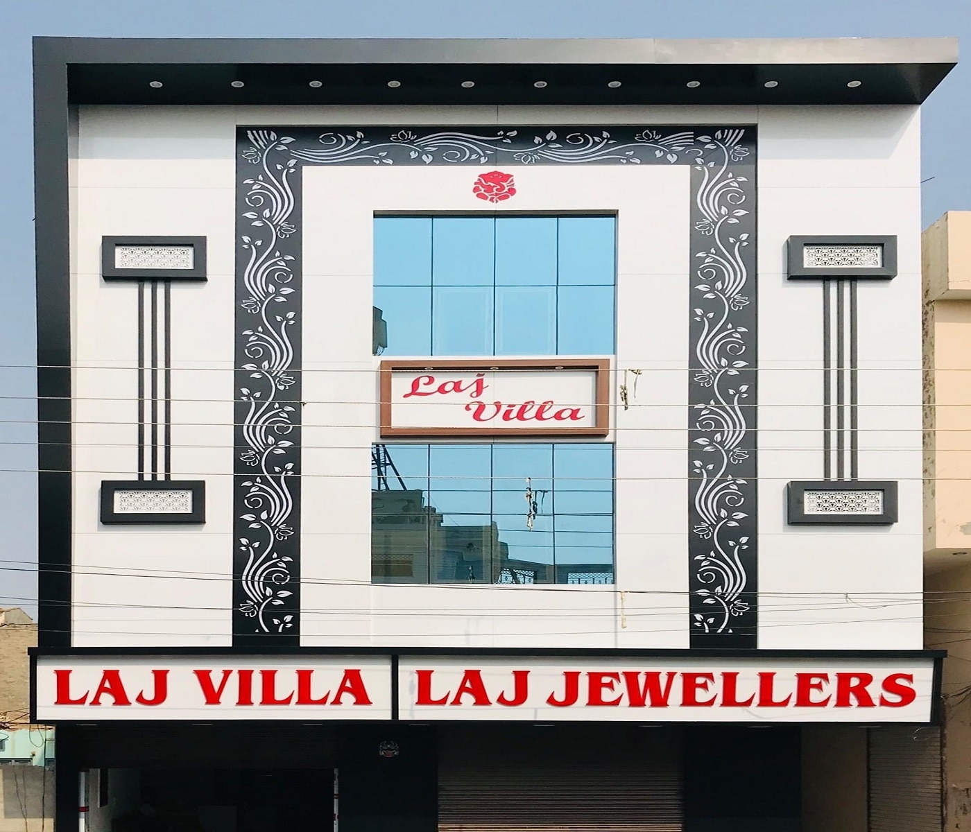 Laj Villa - Tap to explore photos