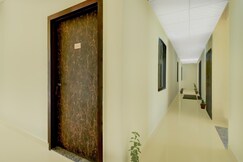 OYO 838281 Aabha Residency