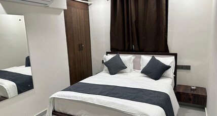HOTEL JSK JAMNAGAR Room Type - DELUXE ROOM