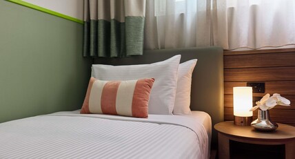 The Clarence Hotel Sydney Room Type - Superior Queen Room and Classic Single Room on Same Floor The Clarence Hotel Sydney Room Type - Superior Queen Room and Classic Single Room on Same Floor