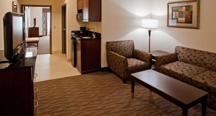 Holiday Inn Express Hotel & Suites Austin South - Buda Room Type - 2 Queen One Bedroom Suite