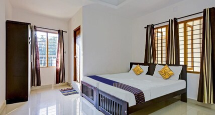 Hotel Onetower Rooms Room Type - Premium AC Rooms