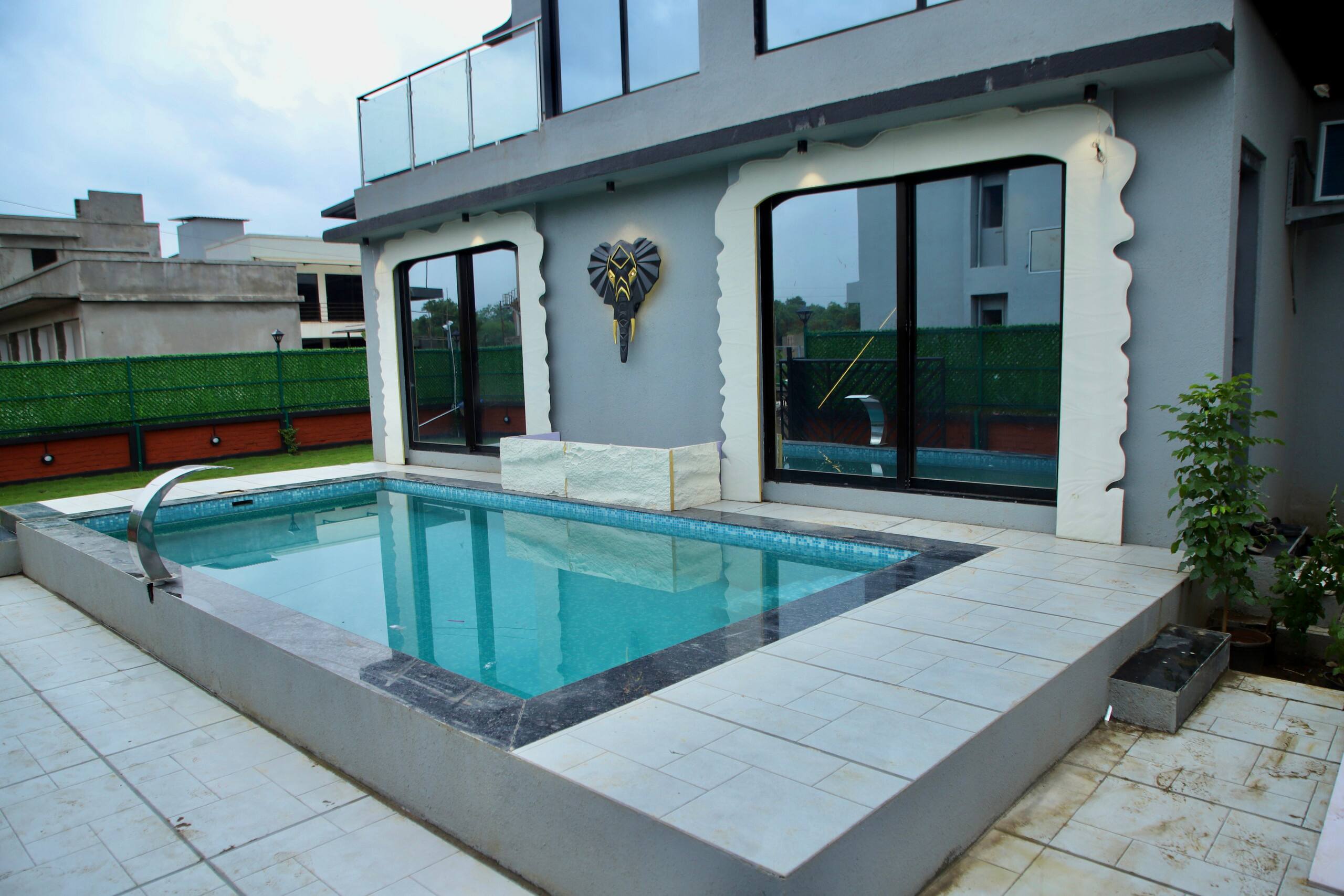 La Casona Villa Private Pool Theatre 4BHK - Tap to explore photos