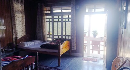Dumi Homestay. Room Type - Bedroom 1