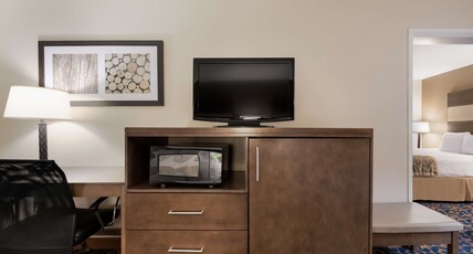 Best Western Butch Cassidy Inn Room Type - 3 Queen Beds, Non-Smoking, High Speed Internet Access, Two Bedrooms, Microwave And Refrigerator, Ful Best Western Butch Cassidy Inn Room Type - 3 Queen Beds, Non-Smoking, High Speed Internet Access, Two Bedrooms, Microwave And Refrigerator, Ful