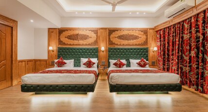 Hotel Hamza near Dal Lake Room Type - Premium Family Room