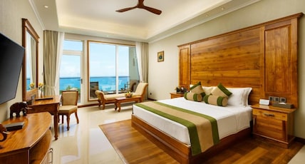 Araliya Beach Resort & Spa Room Type - Deluxe Double King & Twin Room with Sea View Araliya Beach Resort & Spa Room Type - Deluxe Double King & Twin Room with Sea View