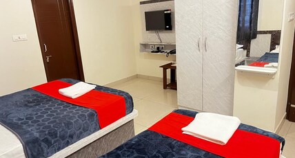 Hotel Raj Comfort Room Type - Family Room