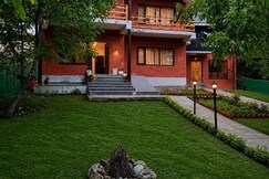 Rooms of The walnut house