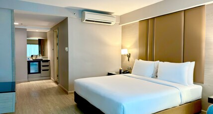 Ramada Graand Swiss Sukhumvit 11 Room Type - Grand Deluxe Room