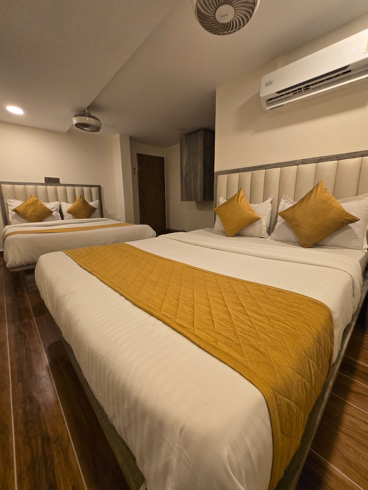 HOTEL ROYCE BKC - Tap to explore photos