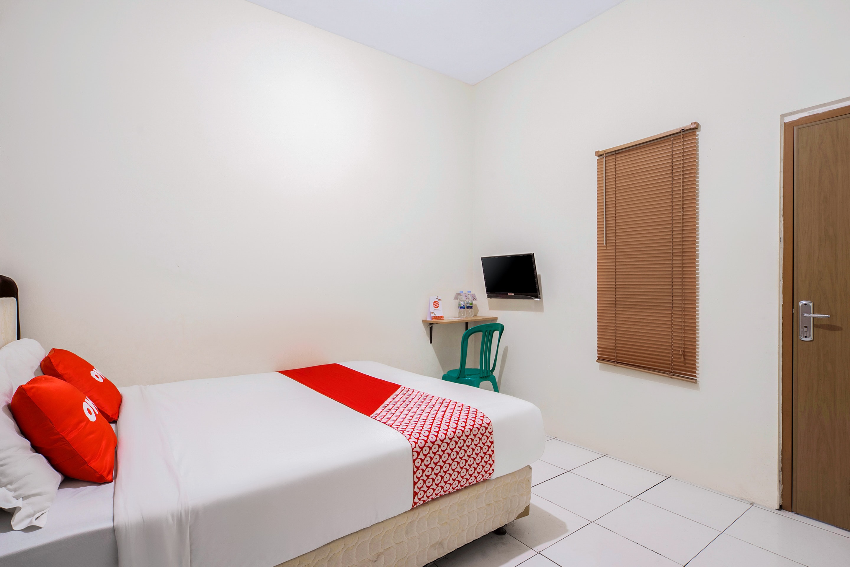 Hotel O Lontar Residence - Tap to explore photos