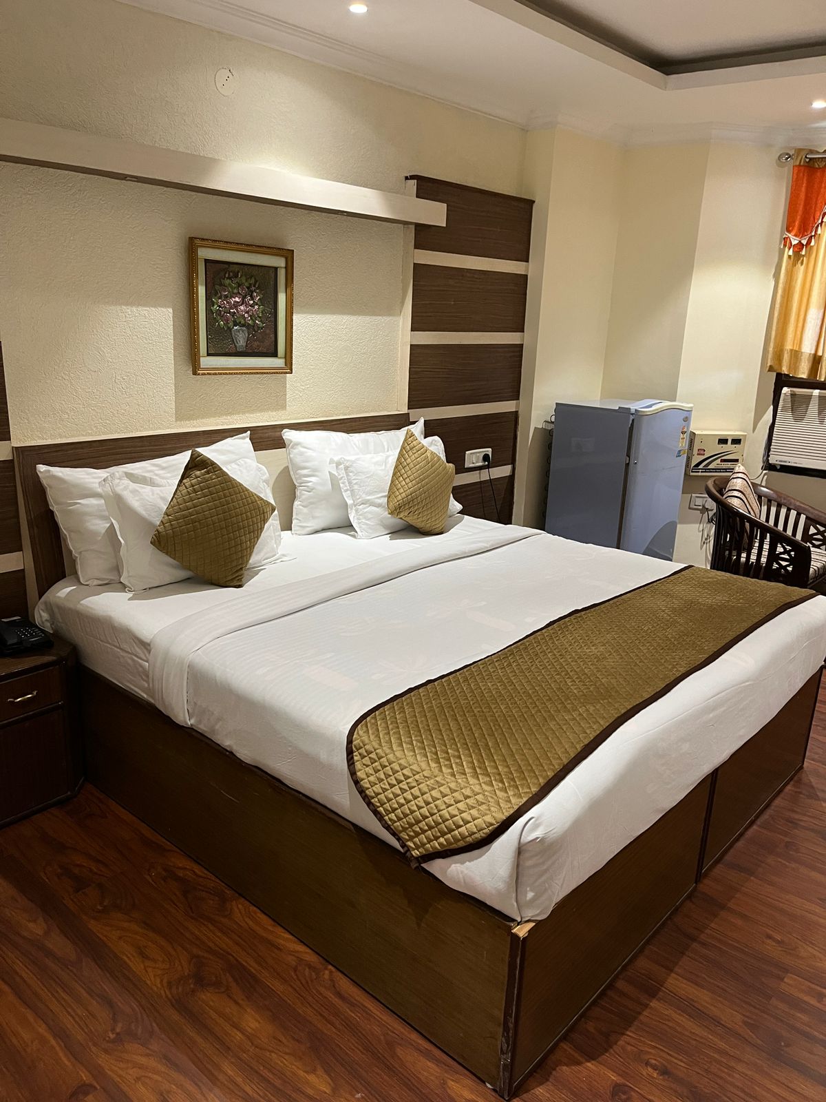 Hotel Vasu International - Tap to explore photos