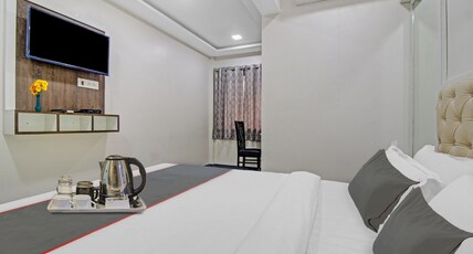 Hotel O Raj Mahal Room Type - Classic