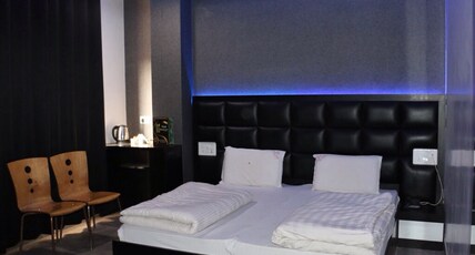 Hotel Visit Barnala Room Type - AC Super Deluxe Room