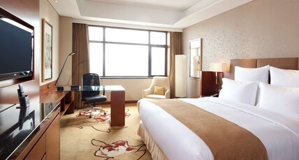 DoubleTree by Hilton Hotel Shenyang Room Type - 1 KING BED GUESTROOM