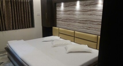 Hotel Bani Hashim (110 Meters from Dargah) Room Type - Luxury Non Ac Three Bed Room