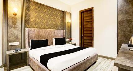 Collection O by OYO Amritsar Near Bus Stand Room Type - Deluxe
