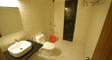 Hotel Giriraj Palace Room Type - Deluxe