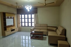 MountainBreeze 2BHK 1AC Balcony Birding Community