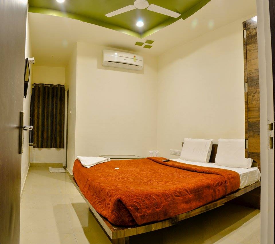 Hotel RS - Tap to explore photos