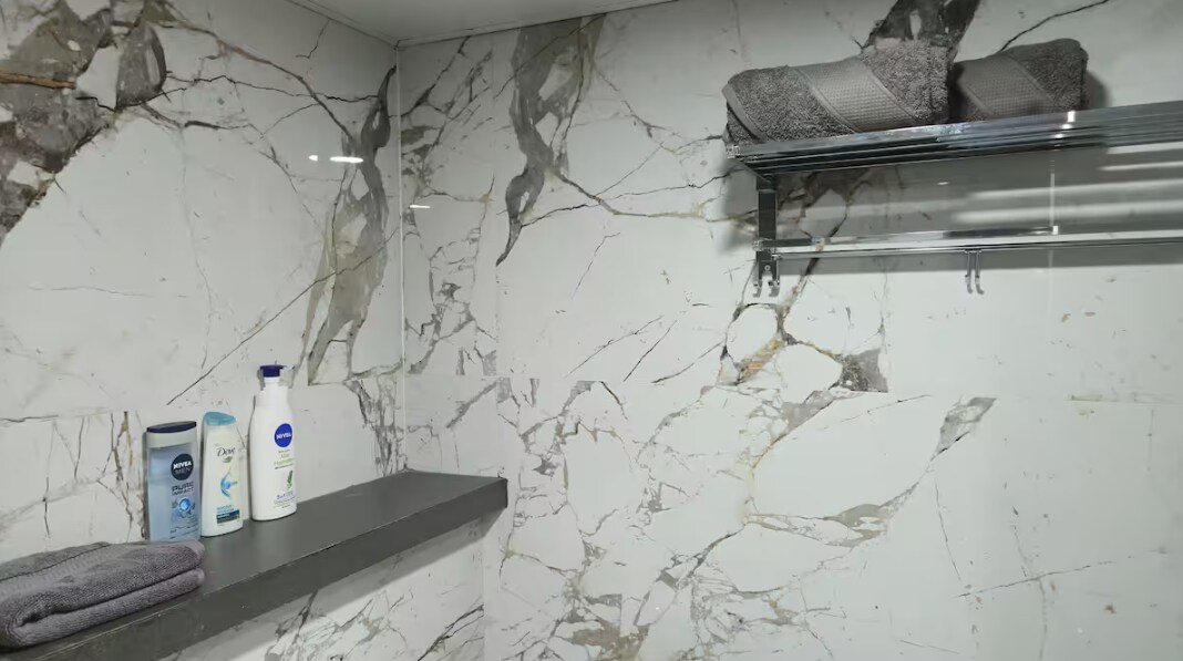 Nest Aerotel-3 AC Studio @1km from Airport - Tap to explore photos