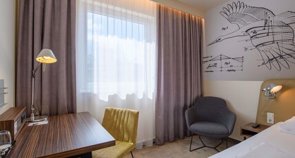 Mercure Hotel Berlin City Room Type - Superior Room with queen-size bed and garden view