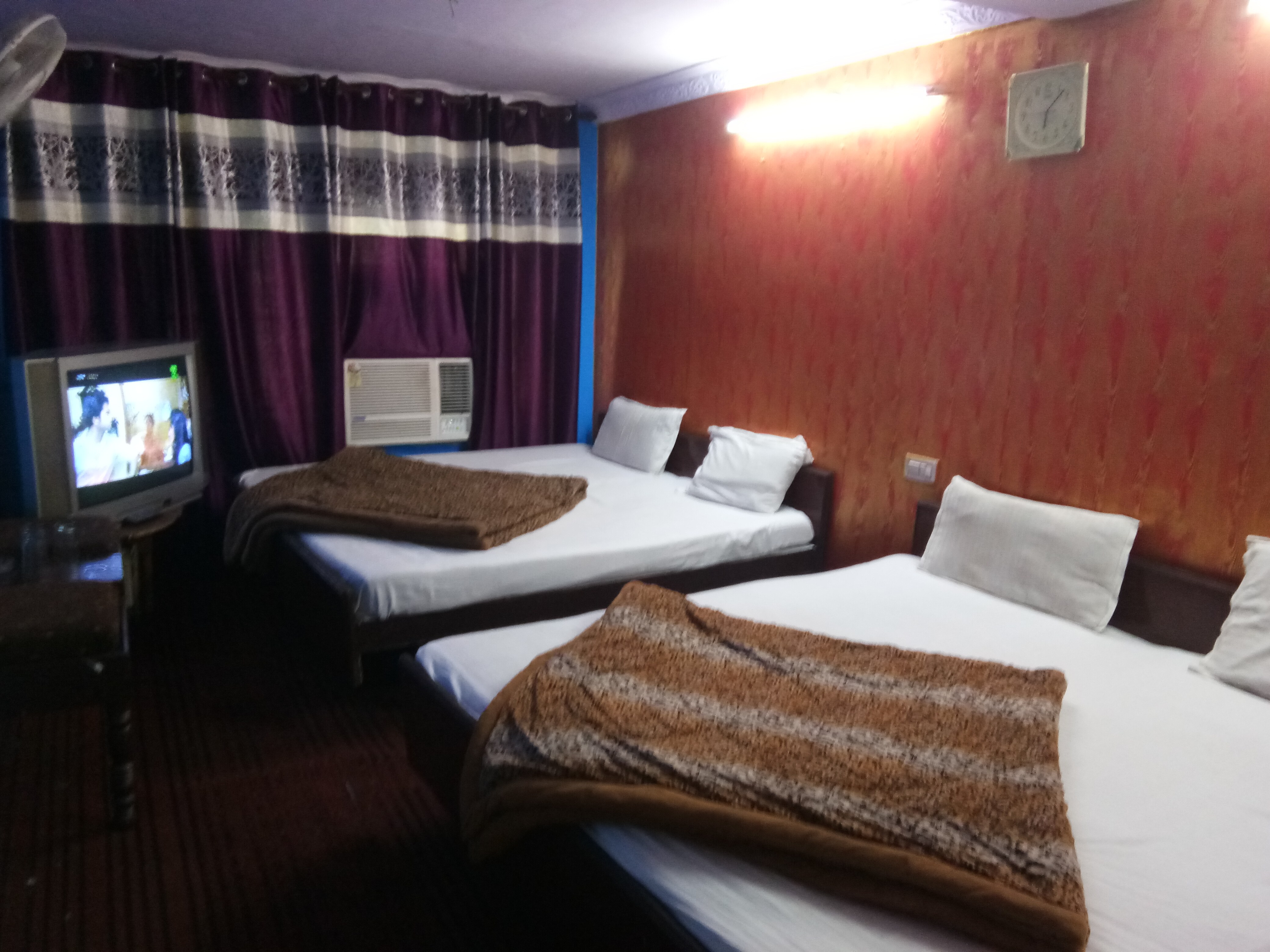 Hotel Jandyal - Tap to explore photos