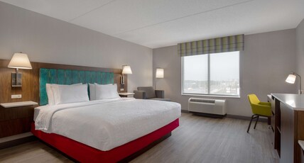 Hampton Inn by Hilton Brampton Toronto Room Type - 1KING ACCESSIBLE W TUB NS