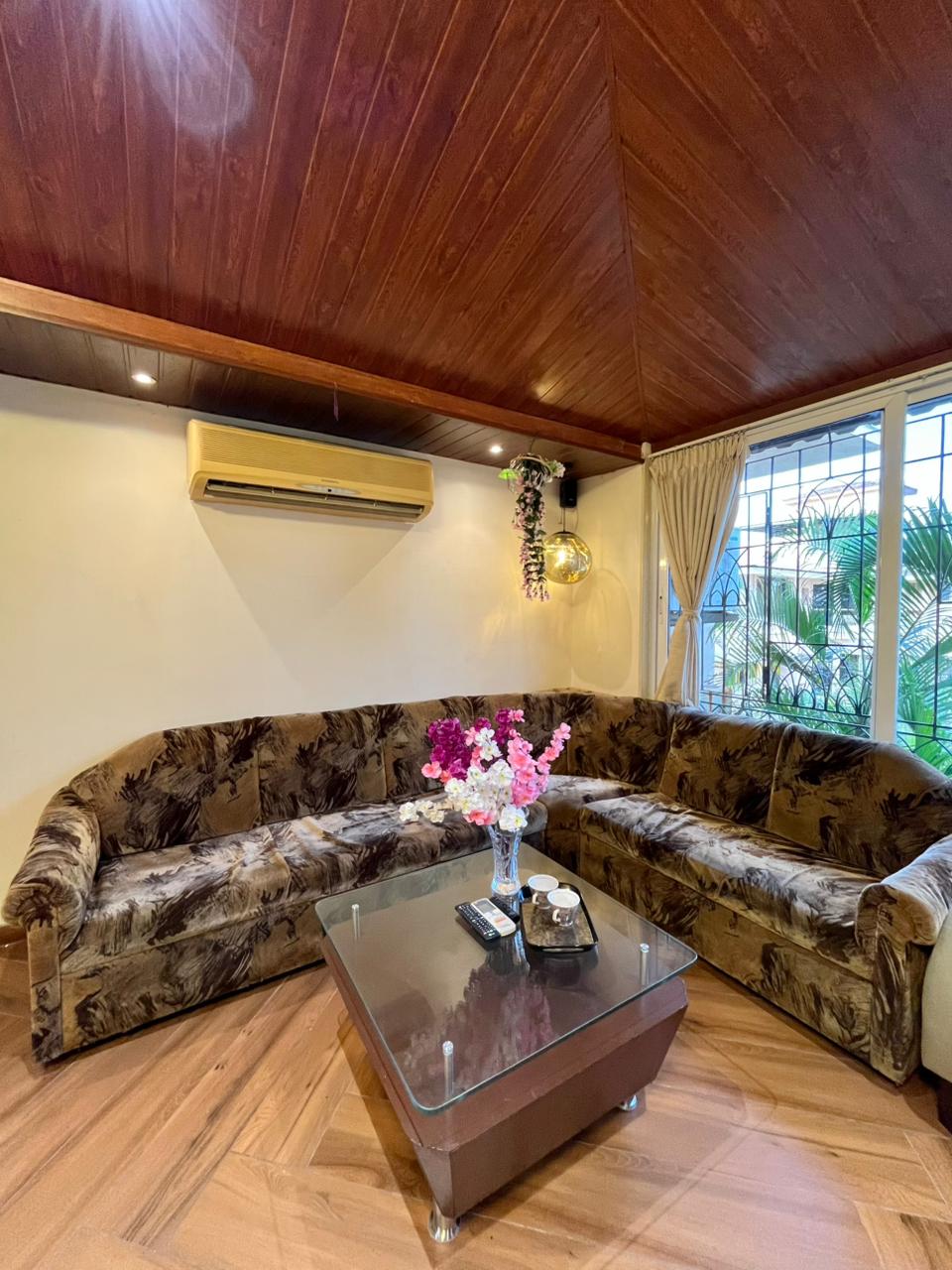 Blue Moon 4bhk Lonavala - Tap to explore photos