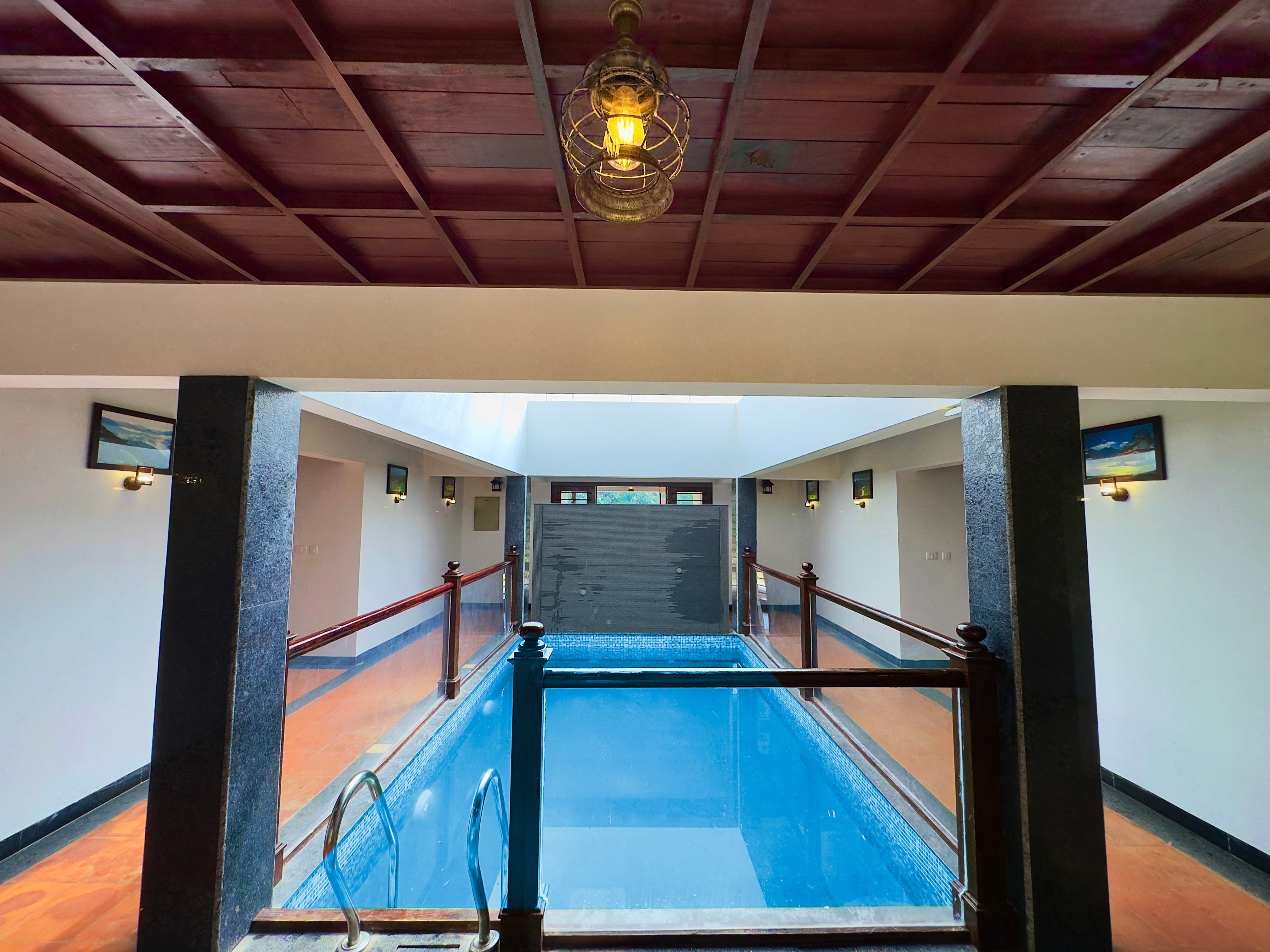 Heaven Inn Munnar luxury resorts - Tap to explore photos