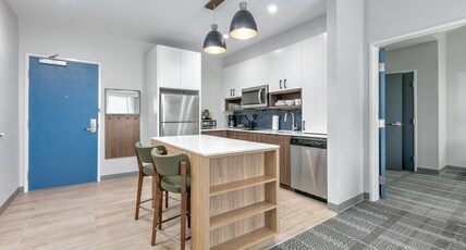 Staybridge Suites SAN ANTONIO Room Type - 2 Bedroom Suite Mobility Roll in Shower 1 King 2 Queen Staybridge Suites SAN ANTONIO Room Type - 2 Bedroom Suite Mobility Roll in Shower 1 King 2 Queen