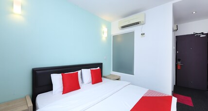Hotel O Marvelton Hotel Room Type - Deluxe King