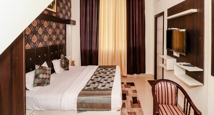 Hotel Pee Kay Royal Room Type - Classic AC Room Hotel Pee Kay Royal Room Type - Classic AC Room