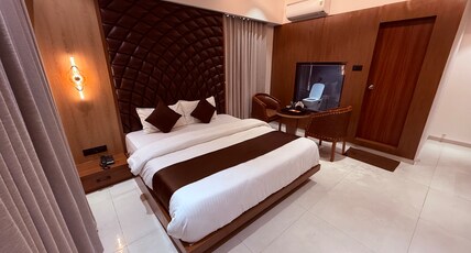 Hotel Classic Banquet and Rooms Room Type - Premium Bathtub Room