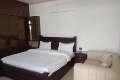 GOLF VIEW 2 BHK APARTMENT