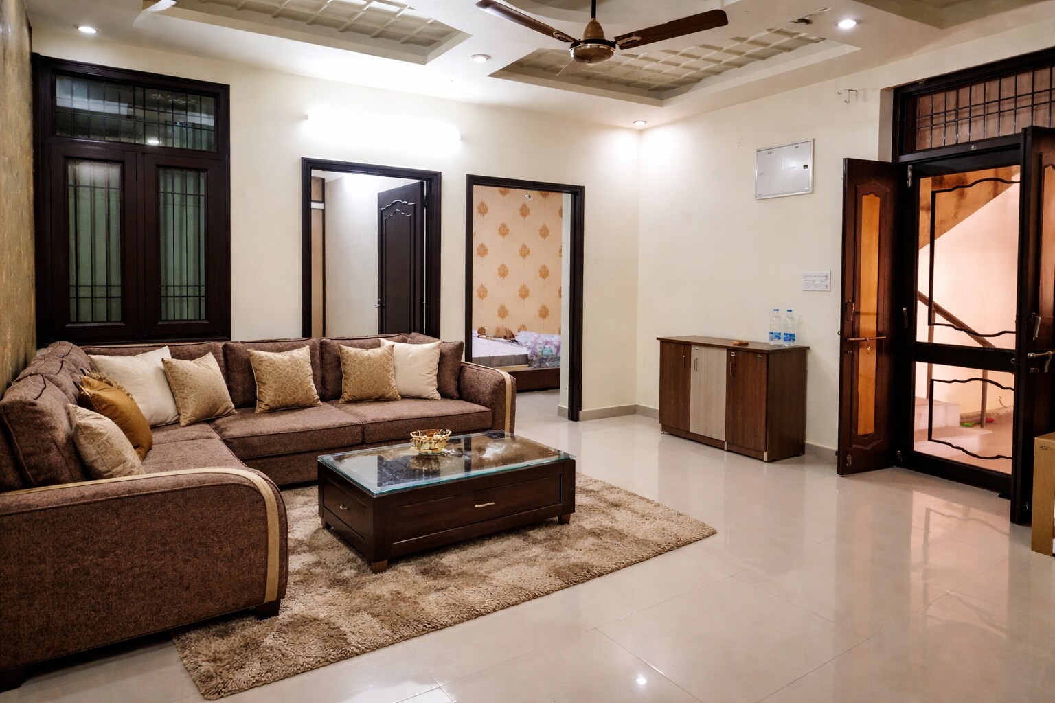 Cozy & Comfort 2 BHK Apartment Best Located JPR - Tap to explore photos