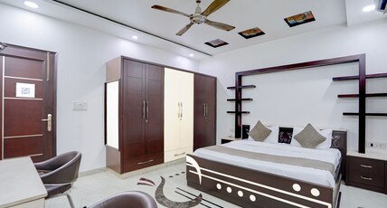 Greysky Residency Room Type - Premium Room with Balcony