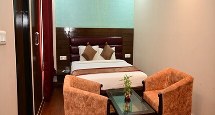 Hotel Gayatri Palace Room Type - Deluxe room Local Id Accepted