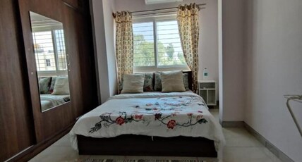 Isiri Service Apartment Room Type - Deluxe Queen Room