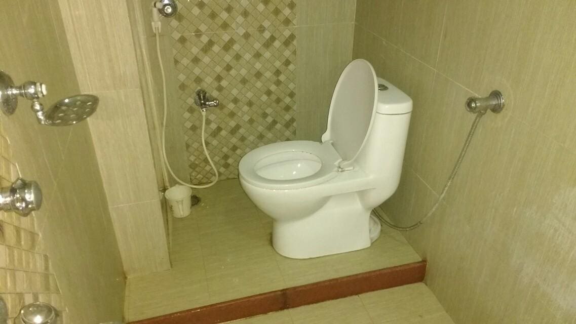 Jaipuriya Guest House (AC Room) - Tap to explore photos