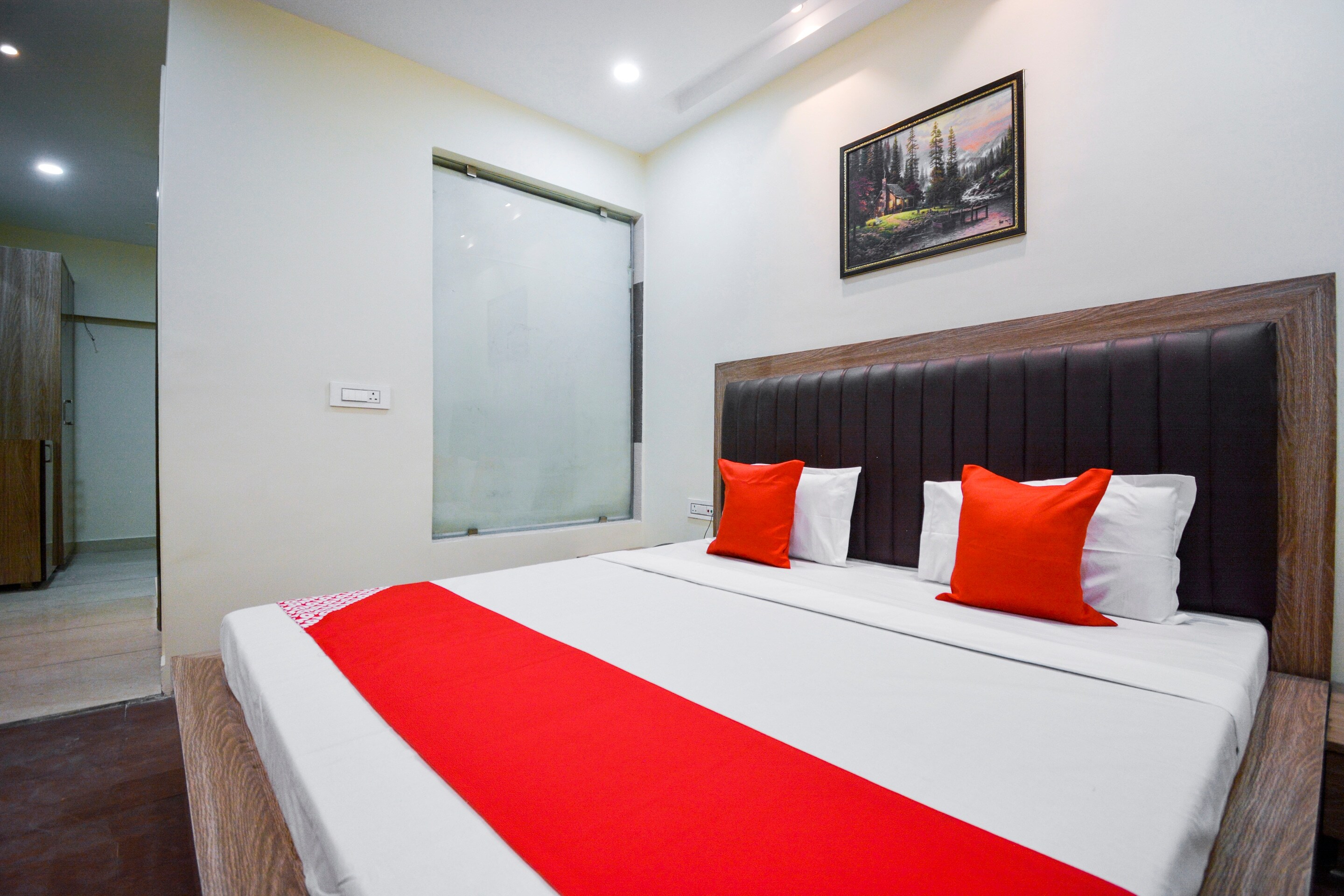 Hotel O Kings Inn - Tap to explore photos