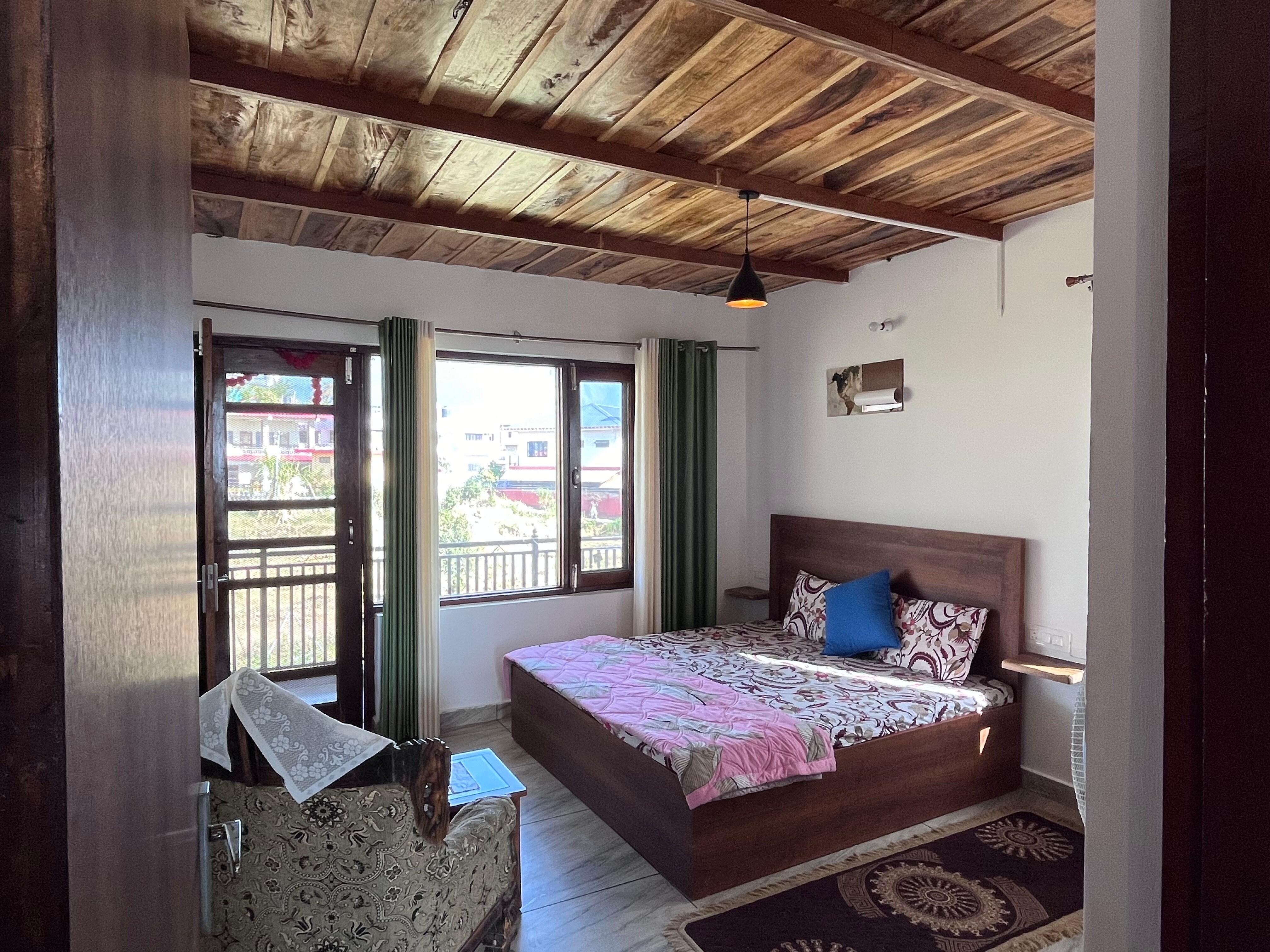 Mountain View Haven Villa - Gauri Sadan Homestay - Tap to explore photos