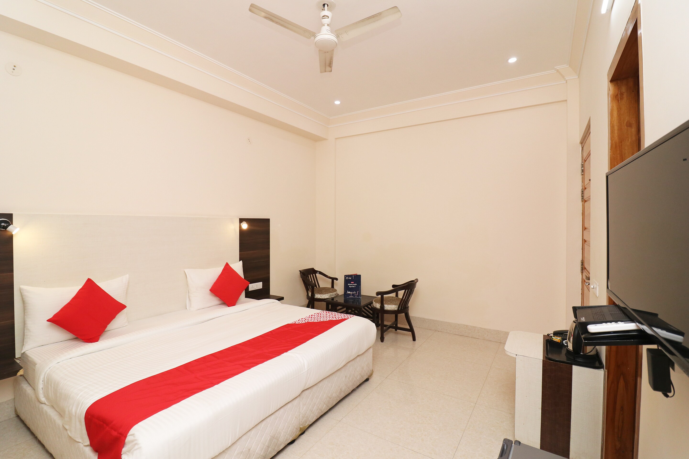 Hotel O Pardeep Palace - Tap to explore photos
